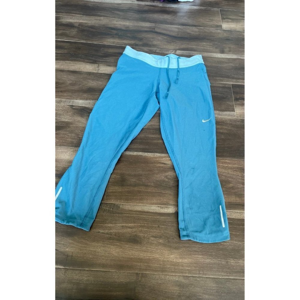 Nike Crop Legging - Picture 1 of 3